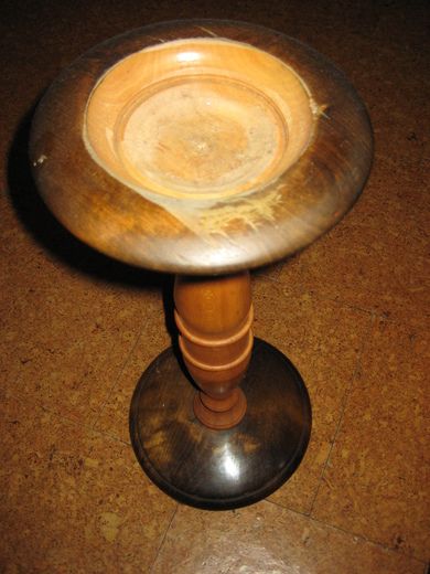 Pen pidestall i bjerk