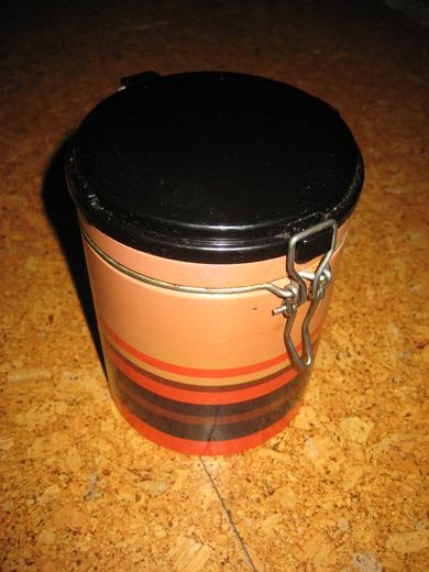 Nostalgisk kaffeboks fra 50 tallet med kaffeduft