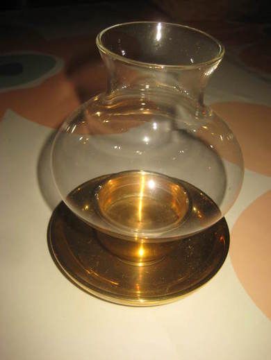 Pen lysestake i messing og glass ca 15 cm høg 70-80 tallet