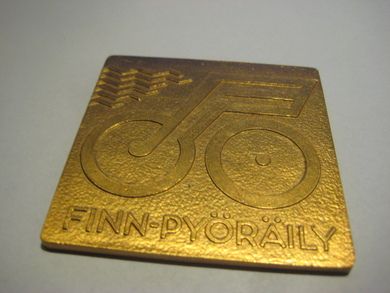 Noe for deg? Ca 6*6 cm stor Messing