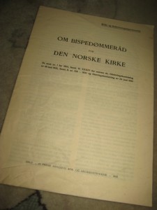 OM BISPEDØMERÅD FOR DEN NORSKE KIRKE. Ot. med. Nr 1, 1931. 28 sider.