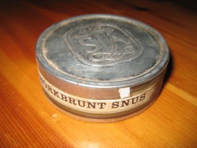 Boks uten innhold MØRKEBRUNT SNUS 60 tallet?