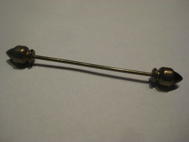 Gammel slipsnål med blå stein ? i endene Ca 5 cm lang Kan skus fra stanga