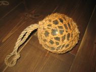 Kavlkule i god stand brukt ved garnfiske i gamle dager Fra forige århundreskifte Ca 13 cm i diameter mørk grønn