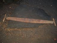 Stor svans kan brukes til å sage med eller å spille på Meget pen lyd Ca 130 cm lang Fra slutten på 1800 tallet en gang