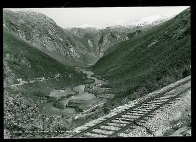 Norge- Romsdal- fra Vendetunellen.