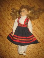 Noe for din samling? Porselenshode og armer sytt på bol ene arm skada elles i god stand