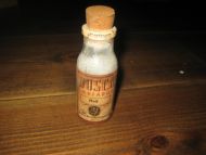 Flaske uten innhold BOSCO LÆRFARGE fra Boston Blacking Companie Oslo 40 tallet