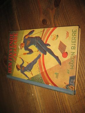 BJERRE: DEN FLYVENDE SARABE 1942