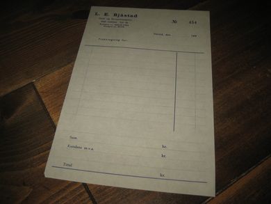 Regningsblankett fra L E Bjæstad Hareid 70 tallet