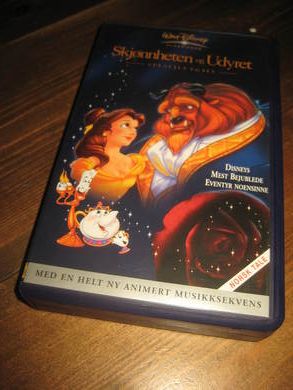 SKJØNNHETEN OG UDYRET.