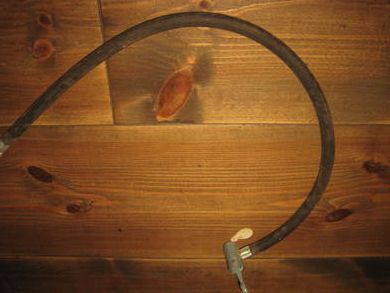 Ubrukt slange med kobling prislappen heng på kr 8 75