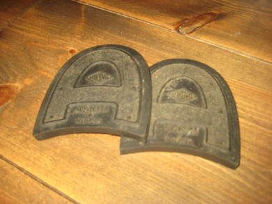 Ubruikte gummisåler fra VIKING ASKIM GUMMIVAREFABRIK 60 tallet Ca 7 5 cm breie Dette er pakke nr 1