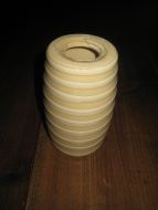 Pen vase, ca 12 cm høg. 