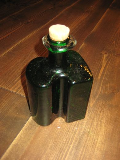 Grønnt glass meet pen ca 15 cm høg