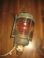 Gammel og pen lykt fra gammel skute totalt ca 27 cm høg 14 cm i diameter merka TEF SER 916