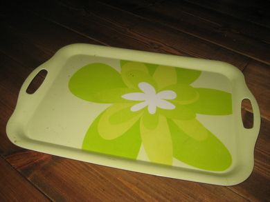 Serveringsfat i hardplast ca 32*45 cm stort 60 tallet