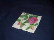 Serviett med blomstermotiv fra eldre samling