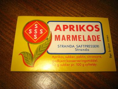 Etikett APRIKOS SYLTETØY fra Stranda Saftpresseri 60-70 tallet Lag ditt eget syltetøy og bruk en dekorati etikett