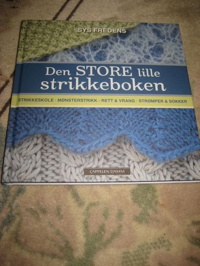 FREDENS: DEN STORE LILLE STRIKKEBOKEN 2017