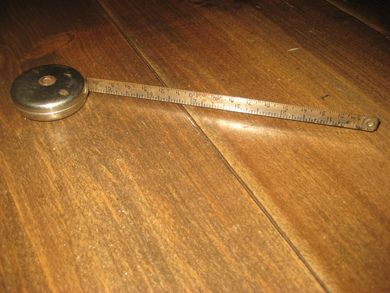 Eldre metersmål i metall 50-60 tallet