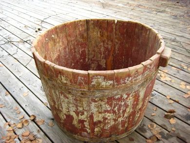 Gammel fiskestamp i tre tidleg 1900 Slitt brunrød farge