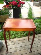 Settebord i mahogny, 60 tallet, ca  44*33 cm stort,  56 cm høgt.