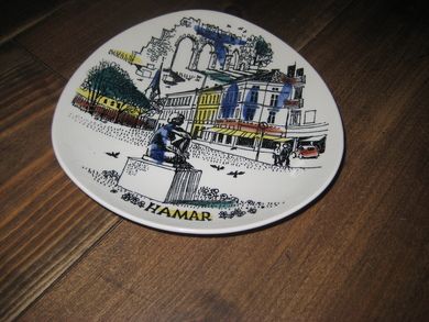 Handmala fat fra Stavangerflint motiv fra HAMAR 70 tallet