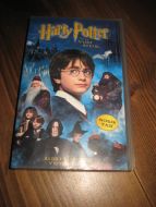 HARRY POTTER OG DEN VISES STEIN. 2001.