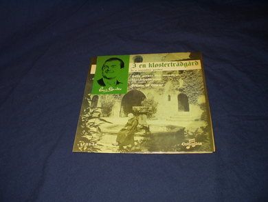 RONALDE RONNIE: I en klostertregård Bells across the meadow Skridskoåkarna Dream of Olwen