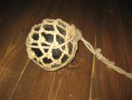 Kavlkule i god stand brukt ved garnfiske i gamle dager Fra forige århundreskifte Ca 12 cm i diameter lys grønn