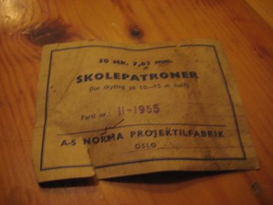 Etikett fra NORMA PROJEKTILFABRIK, OSLO, SKOLEPATRONER, 1955.