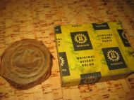 Eske med innhold for VOLVO GENUINE SPARE PARTS 7011082