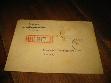 Rekomandert sendig fra Transportformidlings sentralen Aalesund innlagt KJØRETILLATELSE FOR T-1847 Brannbil 17 10 - 31 12 1945 Meget spesiell sak!!