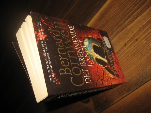 CORNWELL: DET BRENNENDE LANDET 2009