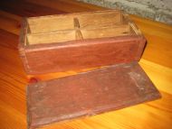 Gammel eske med lokk ca 24*12 cm stor