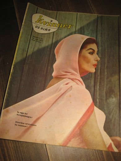 1957 nr 026 kvinner OG KLÆR