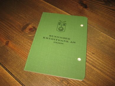 Makulert bankbok fra SUNNMØRE KREDITBANK, STRANDA. 1976