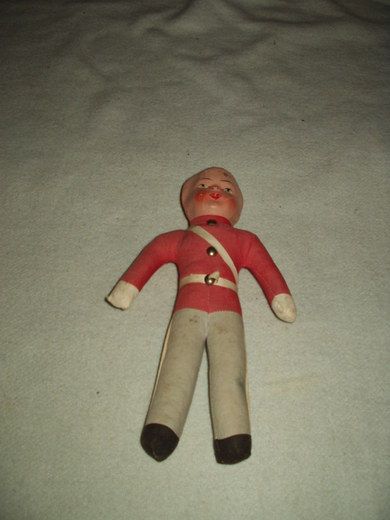 Eldre leikesoldat 27 cm høg