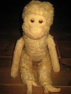 Gammel ape fra 30-40 tallet ca 50 cm høg noe for din samling? Ikkje sett så mange av denne typa før