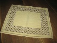 Pen liten heimebrodert brikke ca 23*26 cm stor 60 tallet Hel og fin