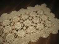 Pent heklearbeid duk ca 72*30 cm stor