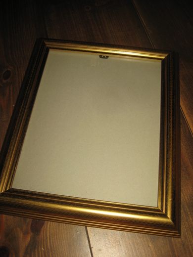 Eldre ramme med glass ca 19*23 cm i lysmål