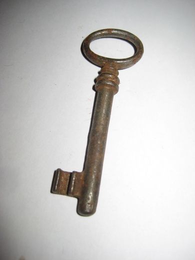 Gammel nøkkel, ca  7 cm lang.
