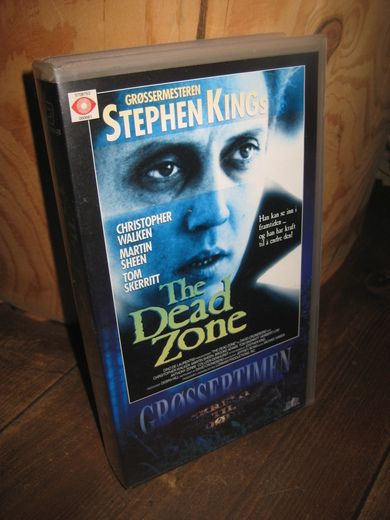 STEPHEN KINGS The Dead Zone 18 år 103 min