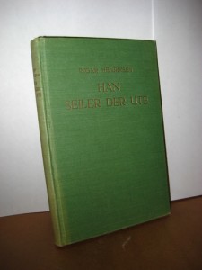 HENRIKSEN: HAN SEILER DER UTE. 1931.