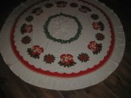 Rund juleduk fra 60-70 tallet ca 150 cm i diameter
