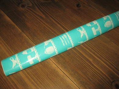 Rull med HYLLEPAPIR 5 meter 60 cm brei 80-90 tallet Dette er rull nr A7 Grønn