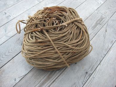 Gammel bunt med line og krokker tidleg 1900