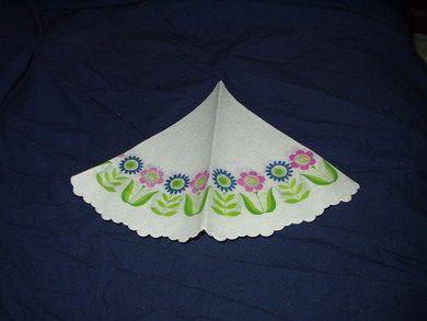 Serviett med blomstermotiv fra eldre samling